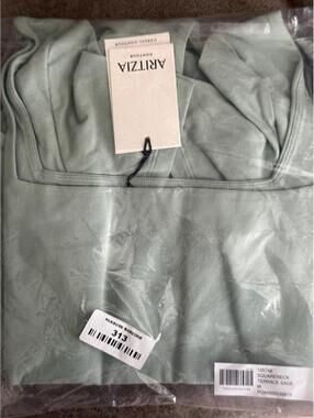 Aritzia Contour Square Neck Short Sleeve Bodysuit Sage Green Size Medium NWT